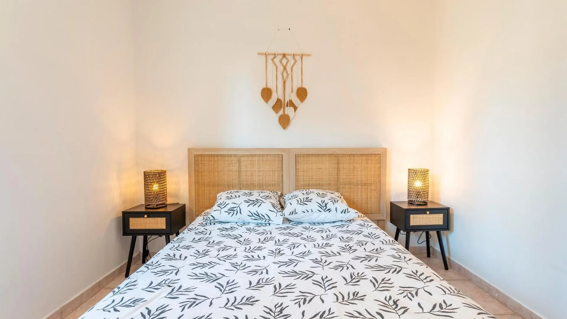 Charmante Maisonnette A Sorgues France