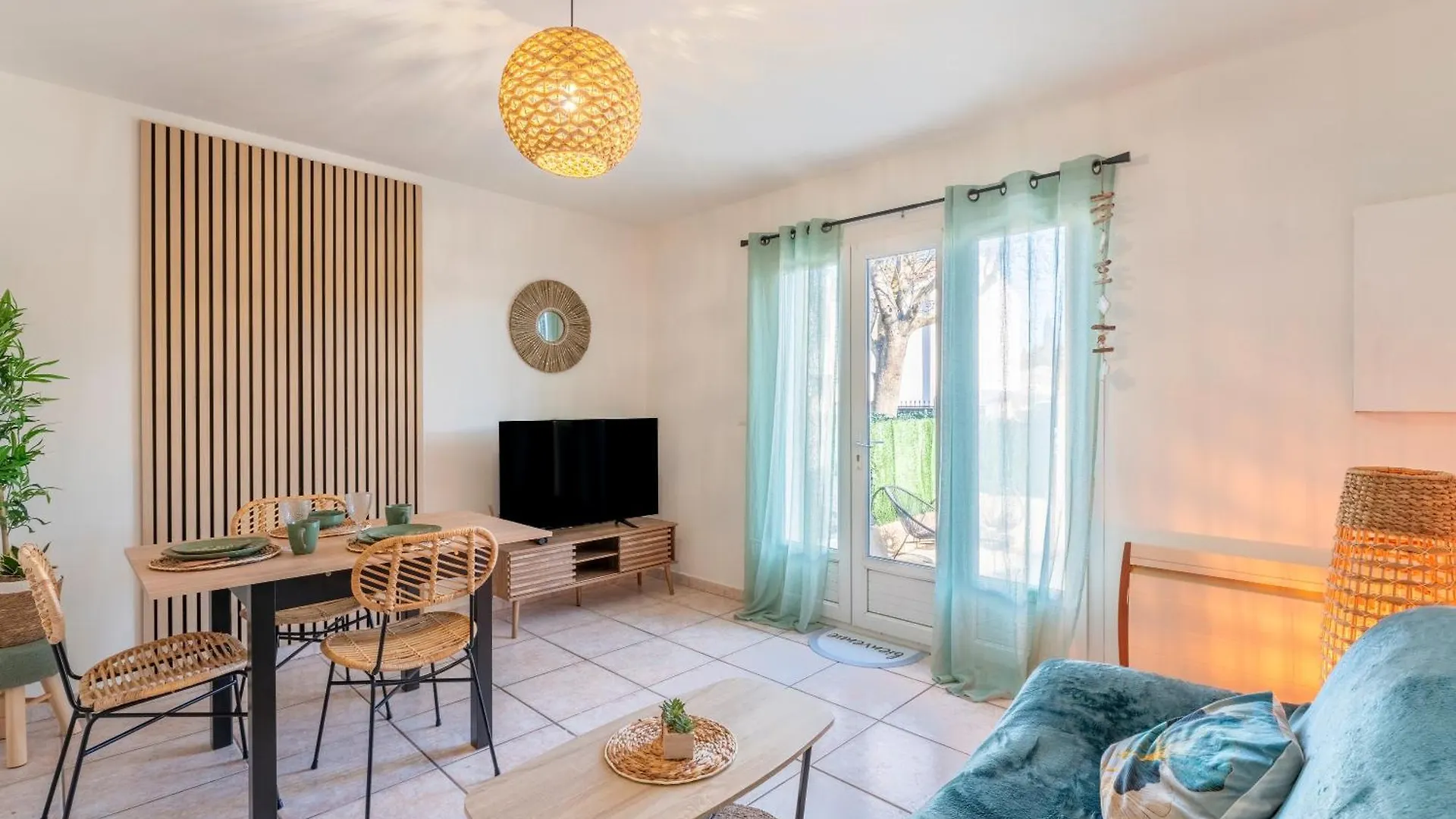 Charmante Maisonnette A Sorgues 0*,  France